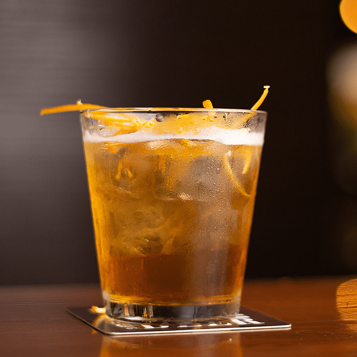 Drink,Rum swizzle,Long island iced tea,Alcoholic beverage,Distilled beverage,Arnold palmer,Cocktail,Lemon, lime and bitters,Dark 'n' stormy,Rusty nail