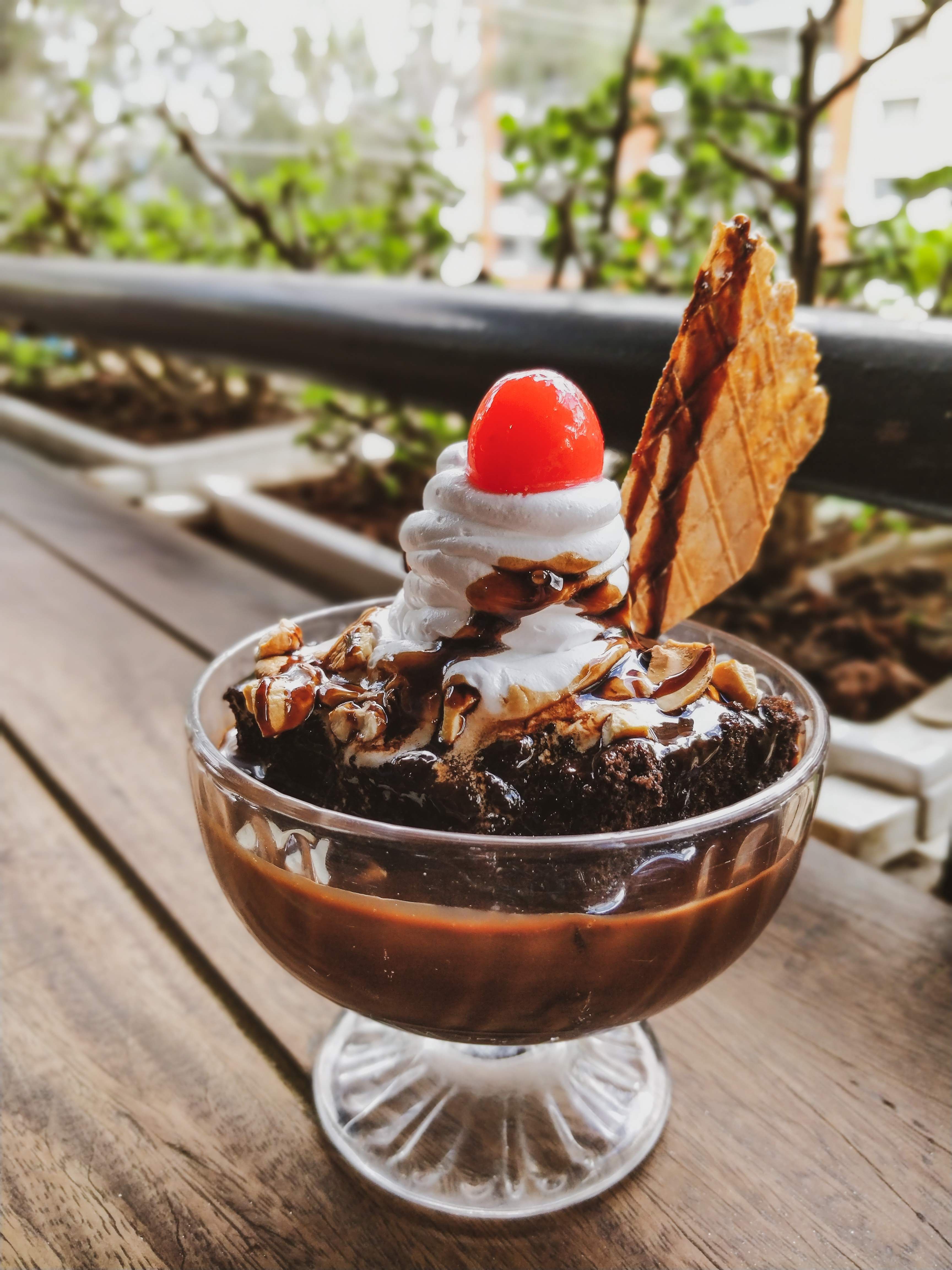 Food,Cuisine,Sundae,Frozen dessert,Ice cream,Dish,Dessert,Chocolate ice cream,Ingredient,Gelato