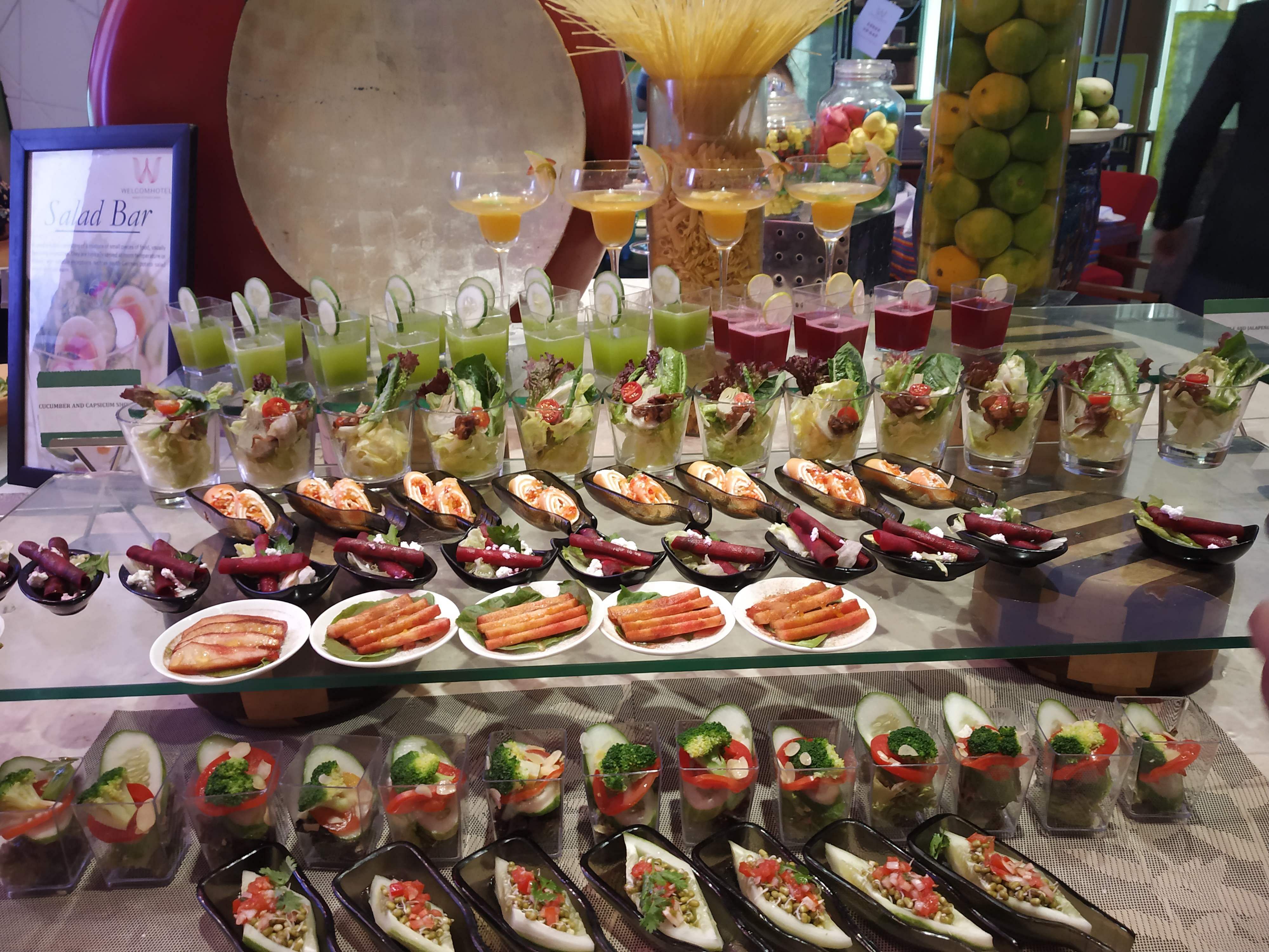 Food,Canapé,Dish,Buffet,Cuisine,Finger food,appetizer,Brunch,Meal,À la carte food