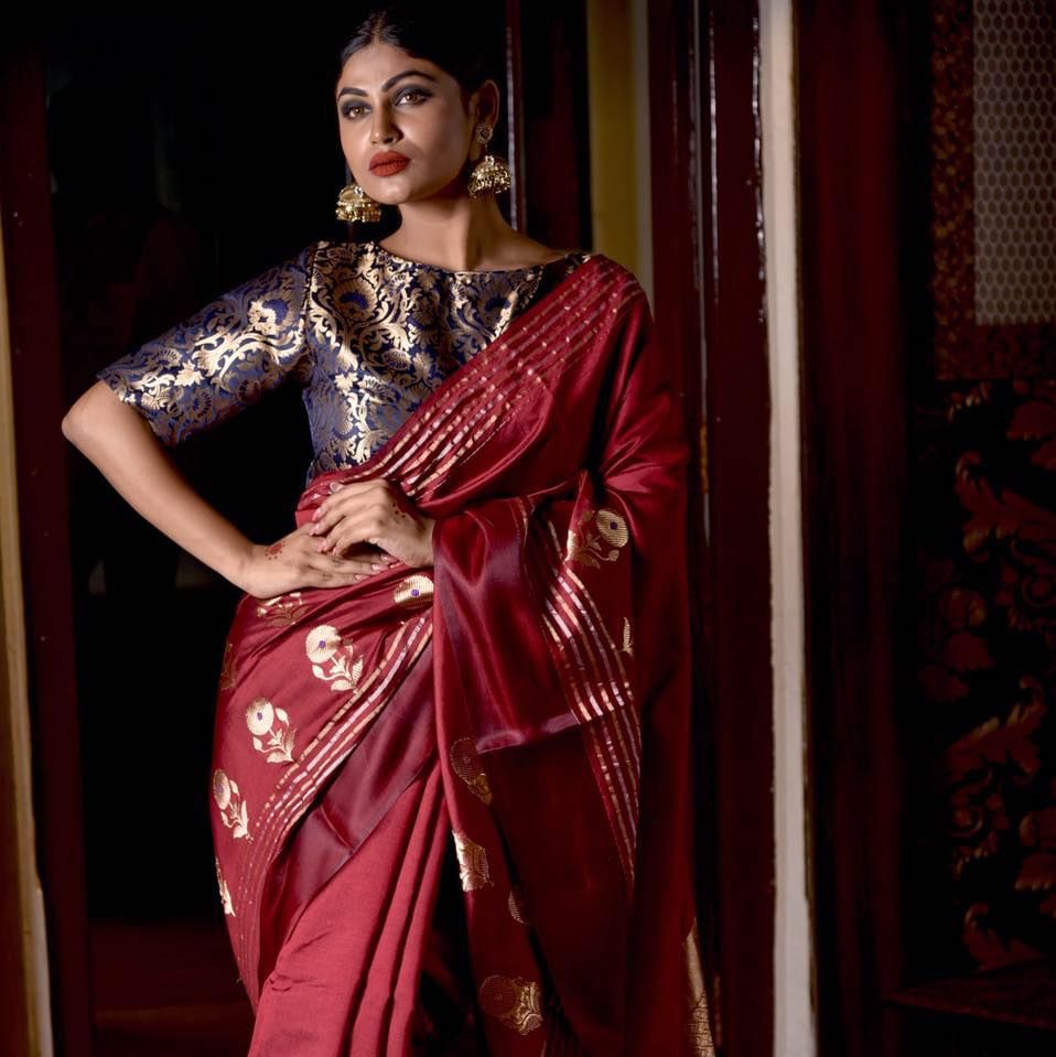 Clothing,Sari,Maroon,Fashion model,Formal wear,Silk,Textile,Magenta,Satin,Fashion design