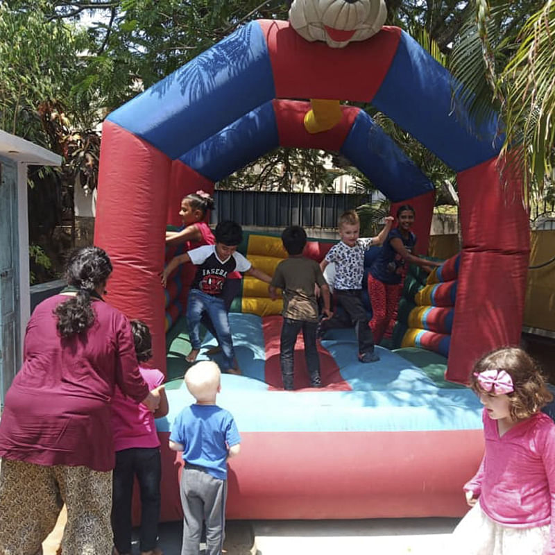 Inflatable,bounce house,Games,Outdoor play equipment,Fun,Recreation,Leisure,Play