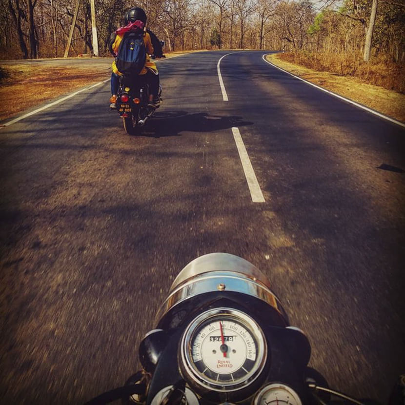 Vehicle,Road,Motorcycle,Sky,Asphalt,Automotive tire,Mode of transport,Motorcycling,Morning,Infrastructure