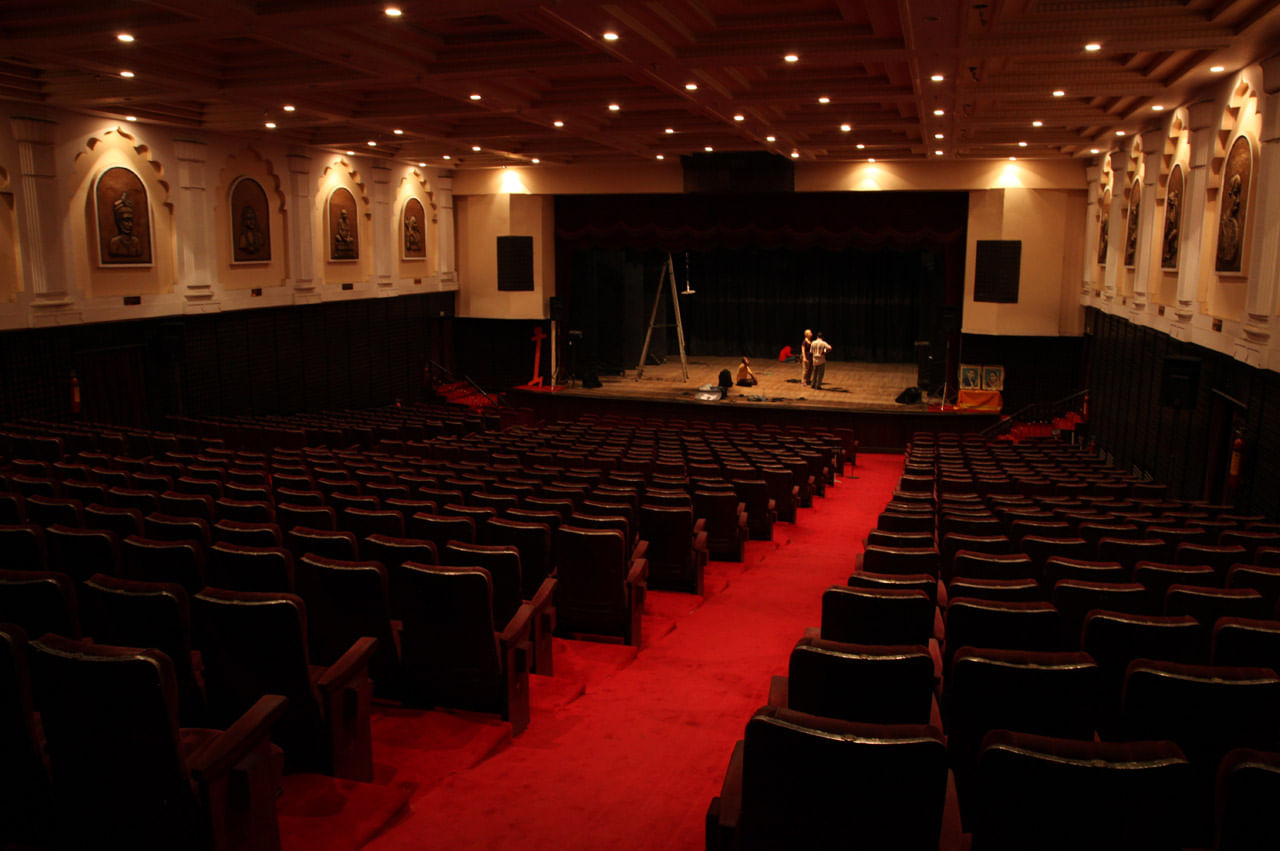 Auditorium,Theatre,Concert hall,Performing arts center,Building,heater,Stage,Function hall,Convention center,Event
