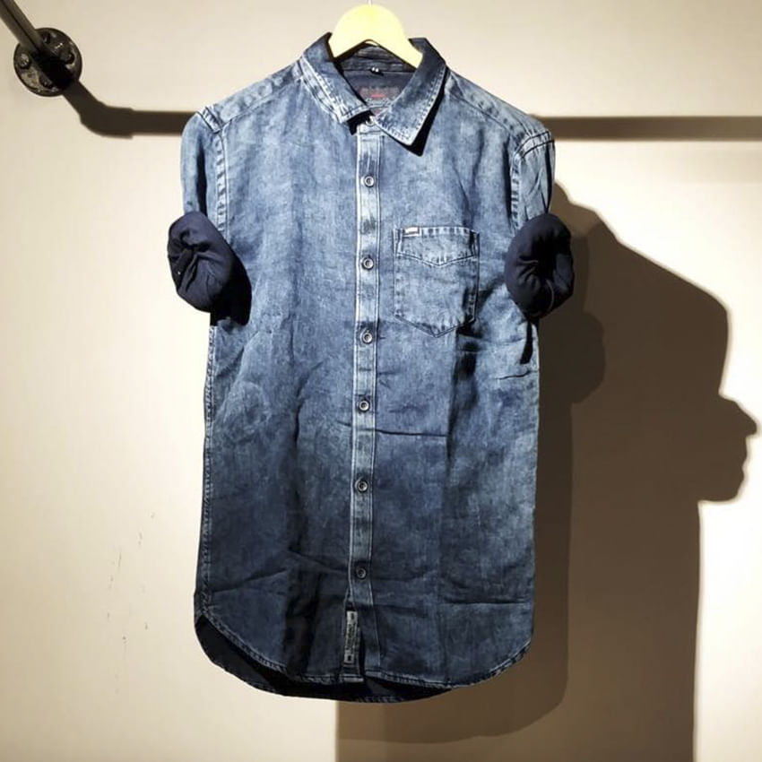 Clothing,Denim,Sleeve,Blue,Shirt,Jeans,Collar,Dress shirt,Outerwear,Textile