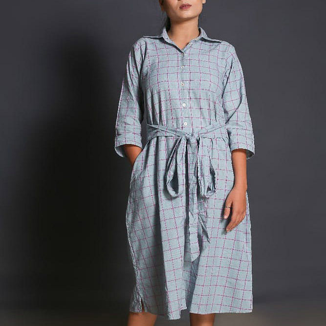Clothing,Robe,Sleeve,Dress,Day dress,Nightwear,Neck,Waist,Outerwear,Collar