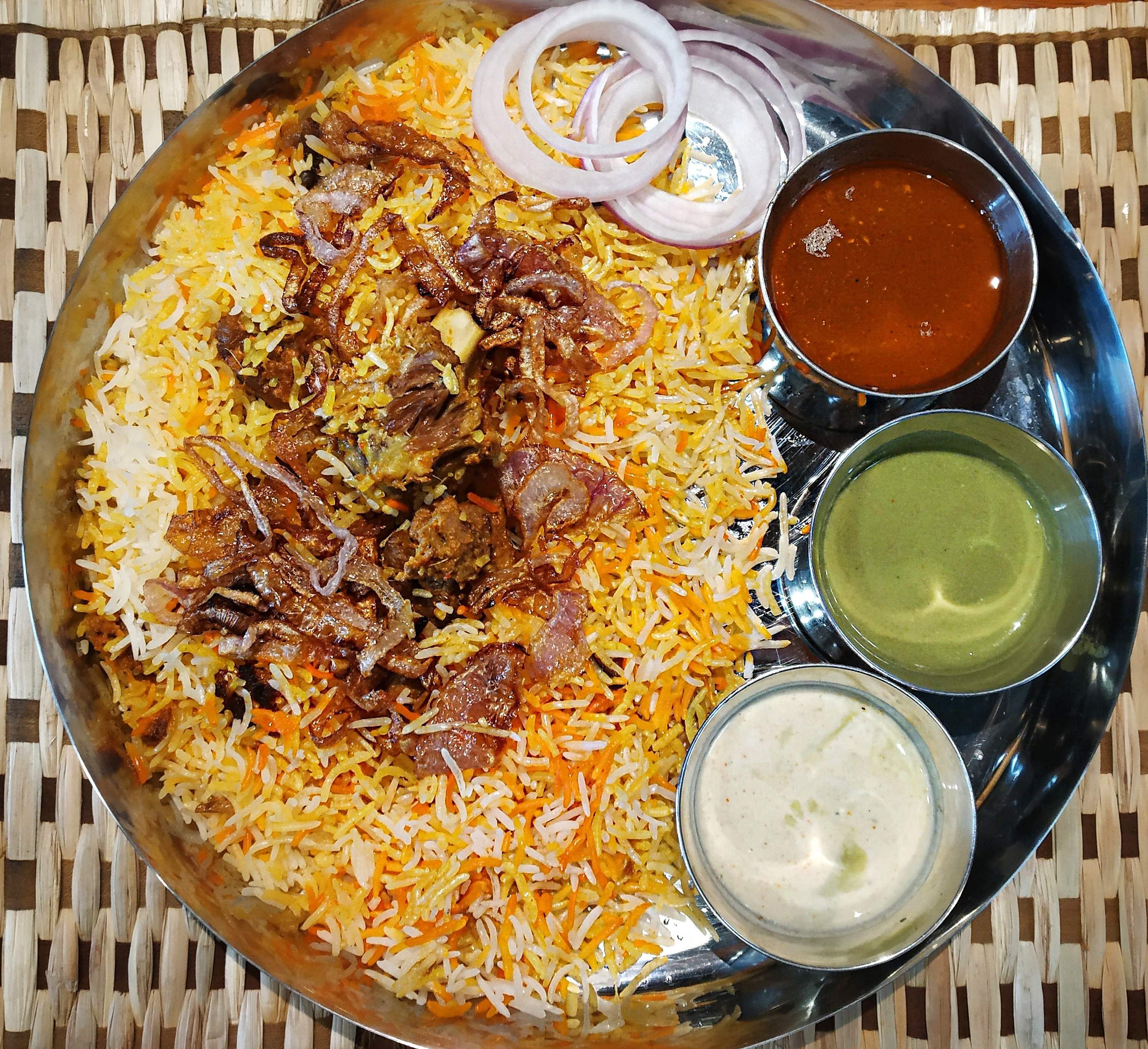 Dish,Food,Cuisine,Ingredient,Biryani,Hyderabadi biriyani,Fried food,Produce,Kabsa,Comfort food