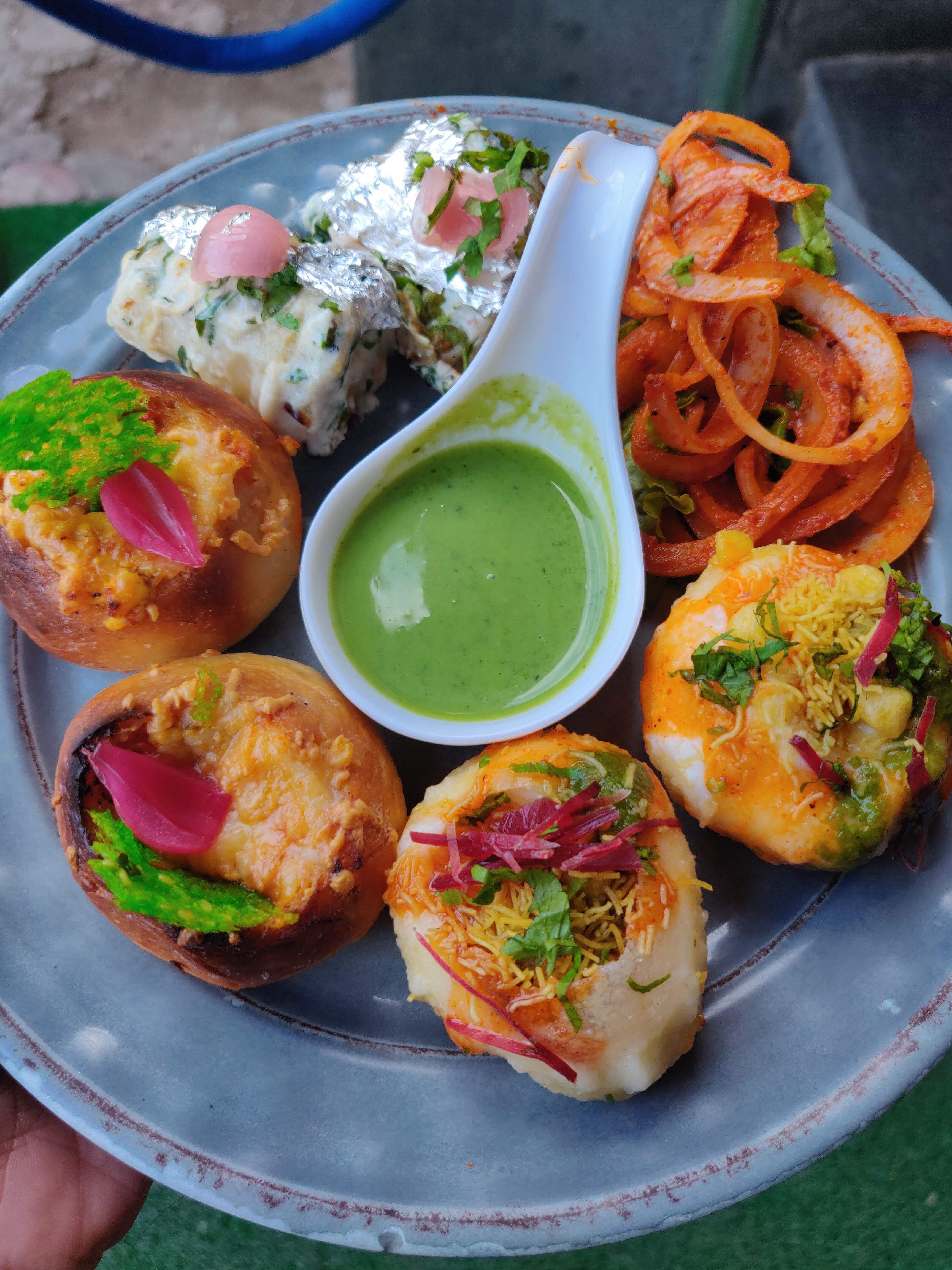 Dish,Food,Cuisine,Ingredient,Fried food,Produce,Staple food,Finger food,Fritter,Chaat