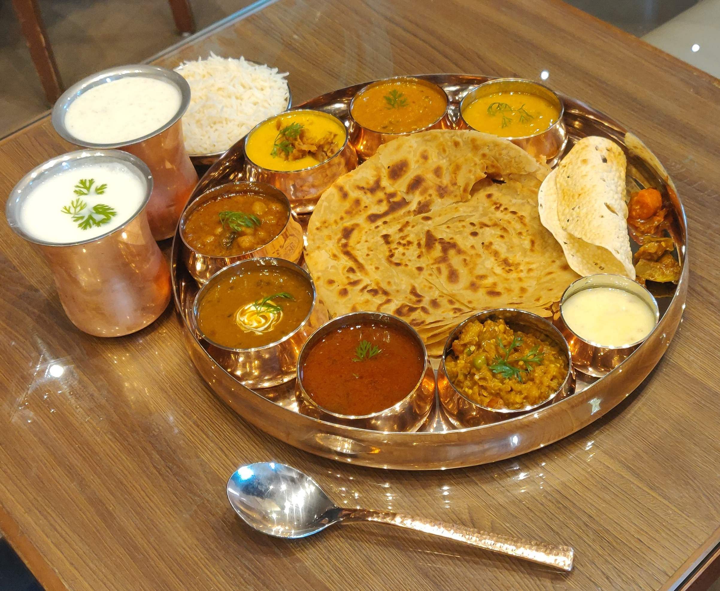 Dish,Food,Cuisine,Meal,Ingredient,Curry,Naan,Punjabi cuisine,Indian cuisine,Breakfast