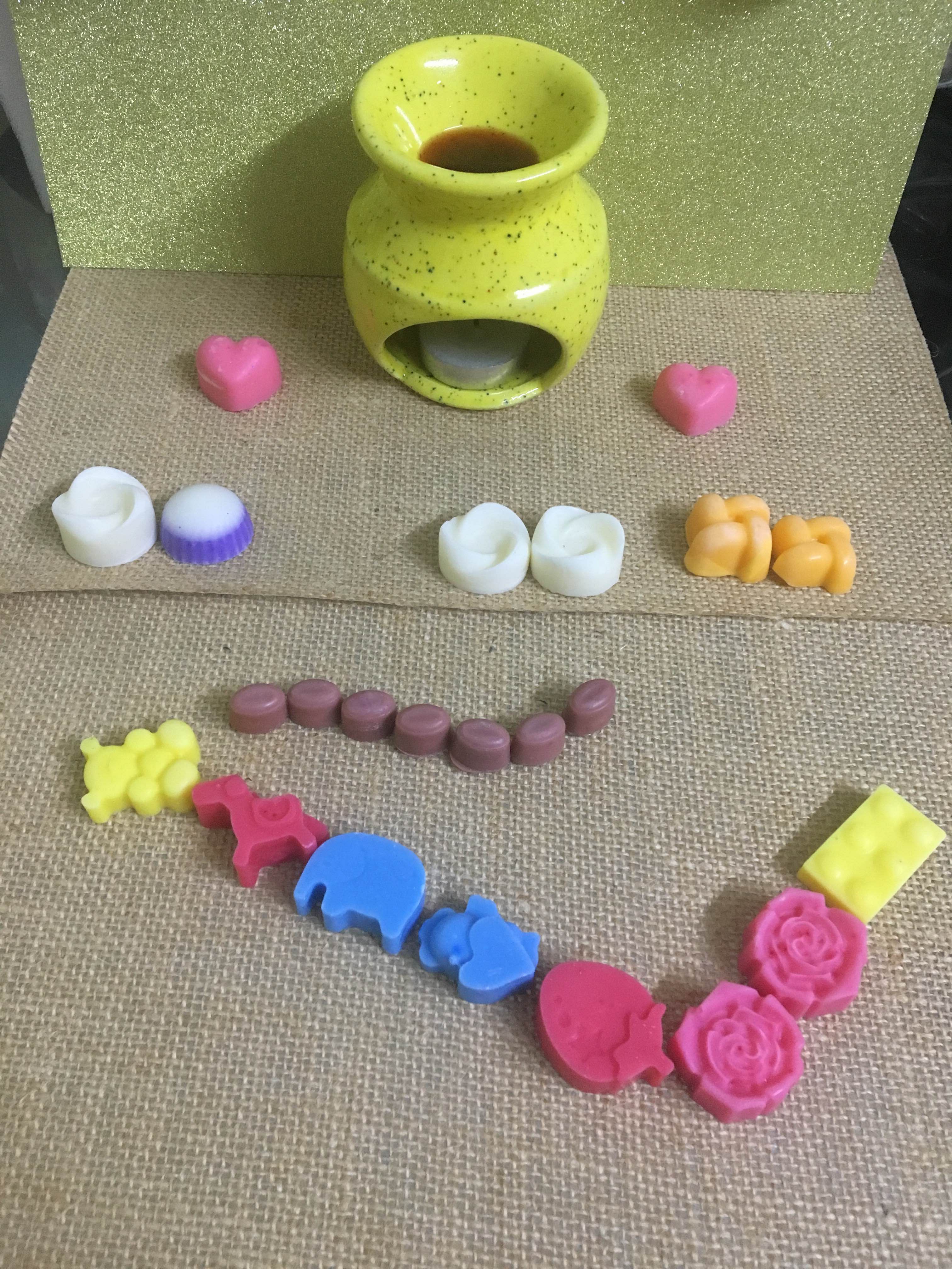 Yellow,Button,Play-doh,Fashion accessory,Heart