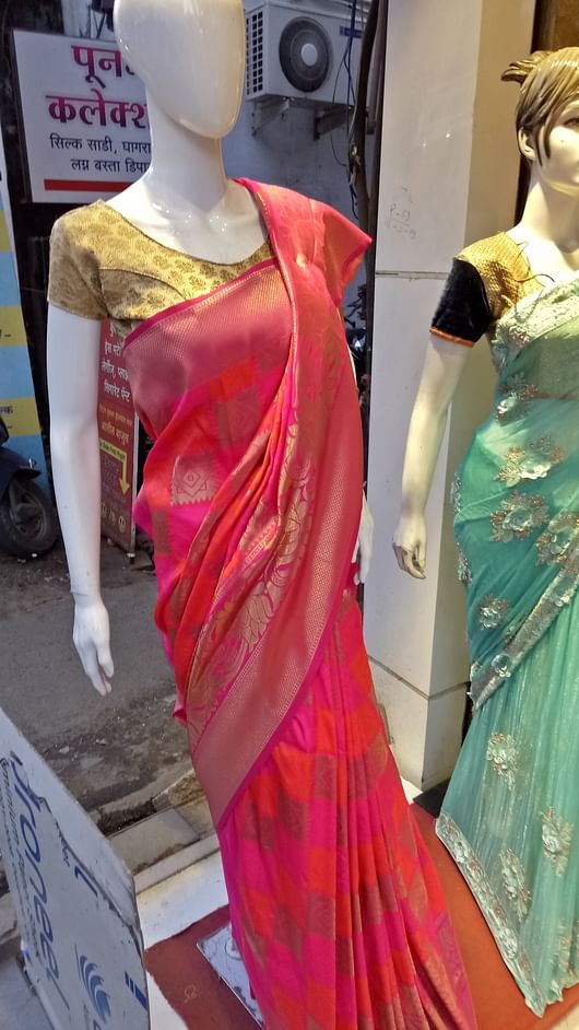 Clothing,Pink,Dress,Formal wear,Sari,Fashion design,Shoulder,Mannequin,Silk,Textile