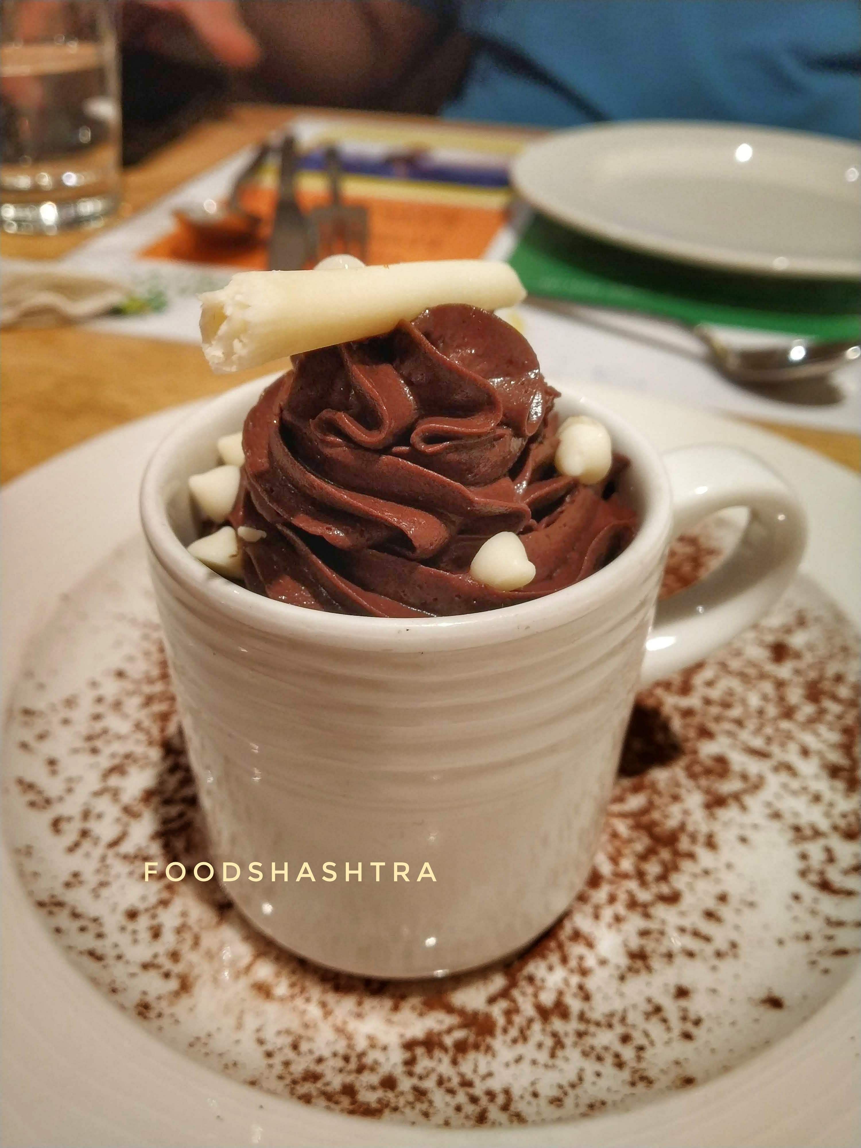 Dish,Food,Cuisine,Ingredient,Dessert,Frozen dessert,Cup,Hot chocolate,Chocolate,Coffee cup