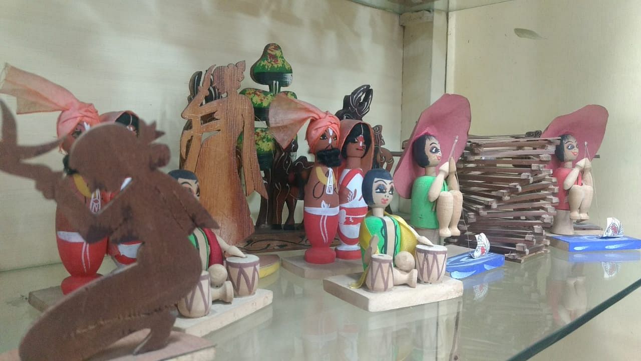 Figurine,Fun,Art,Animation,Interior design,Toy,Leisure,Sculpture,Tourist attraction,Interior design