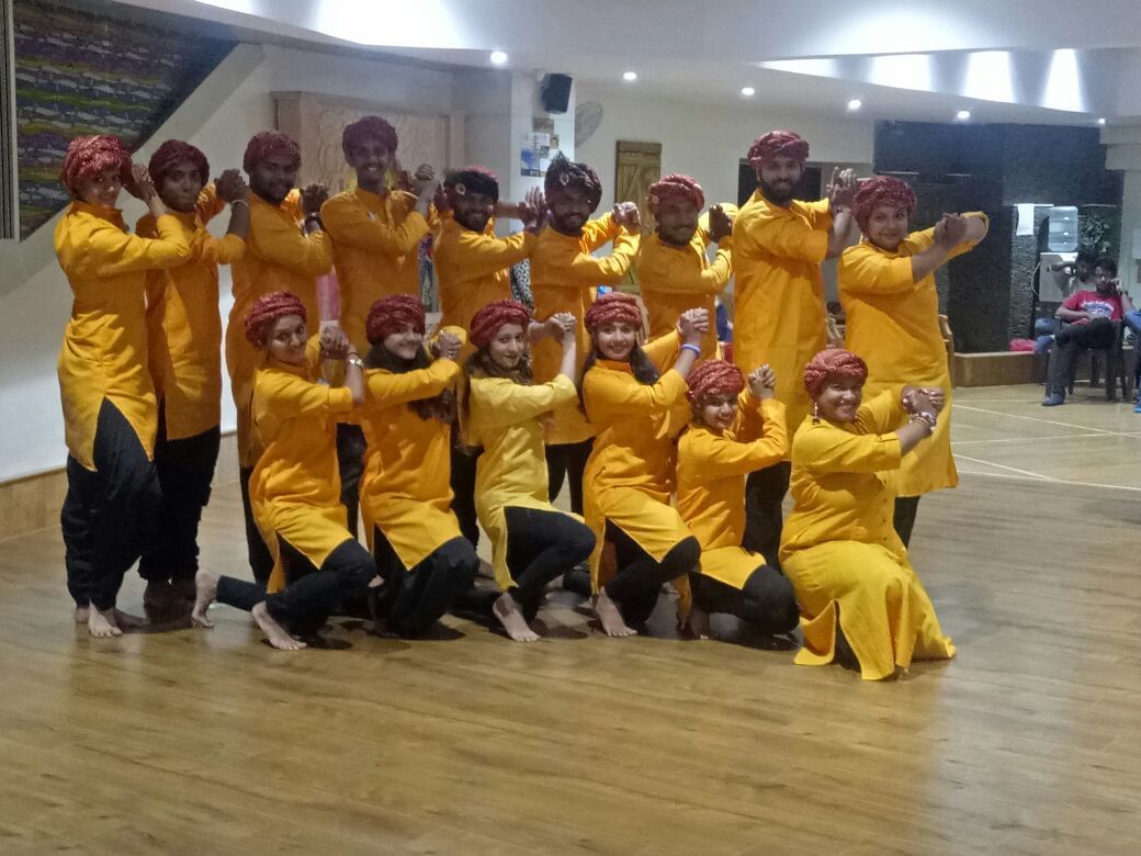 Team,Yellow,Event,Sports,Team sport