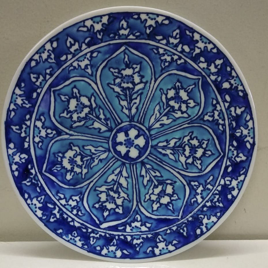 Porcelain,Blue,Cobalt blue,Dishware,Plate,Ceramic,Platter,Pattern,Blue and white porcelain,Tableware