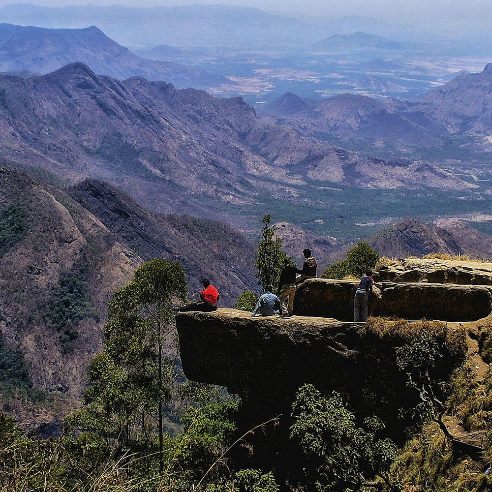 Mountainous landforms,Mountain,Natural landscape,Ridge,Wilderness,Sky,Rock,Mountain range,Escarpment,Hill