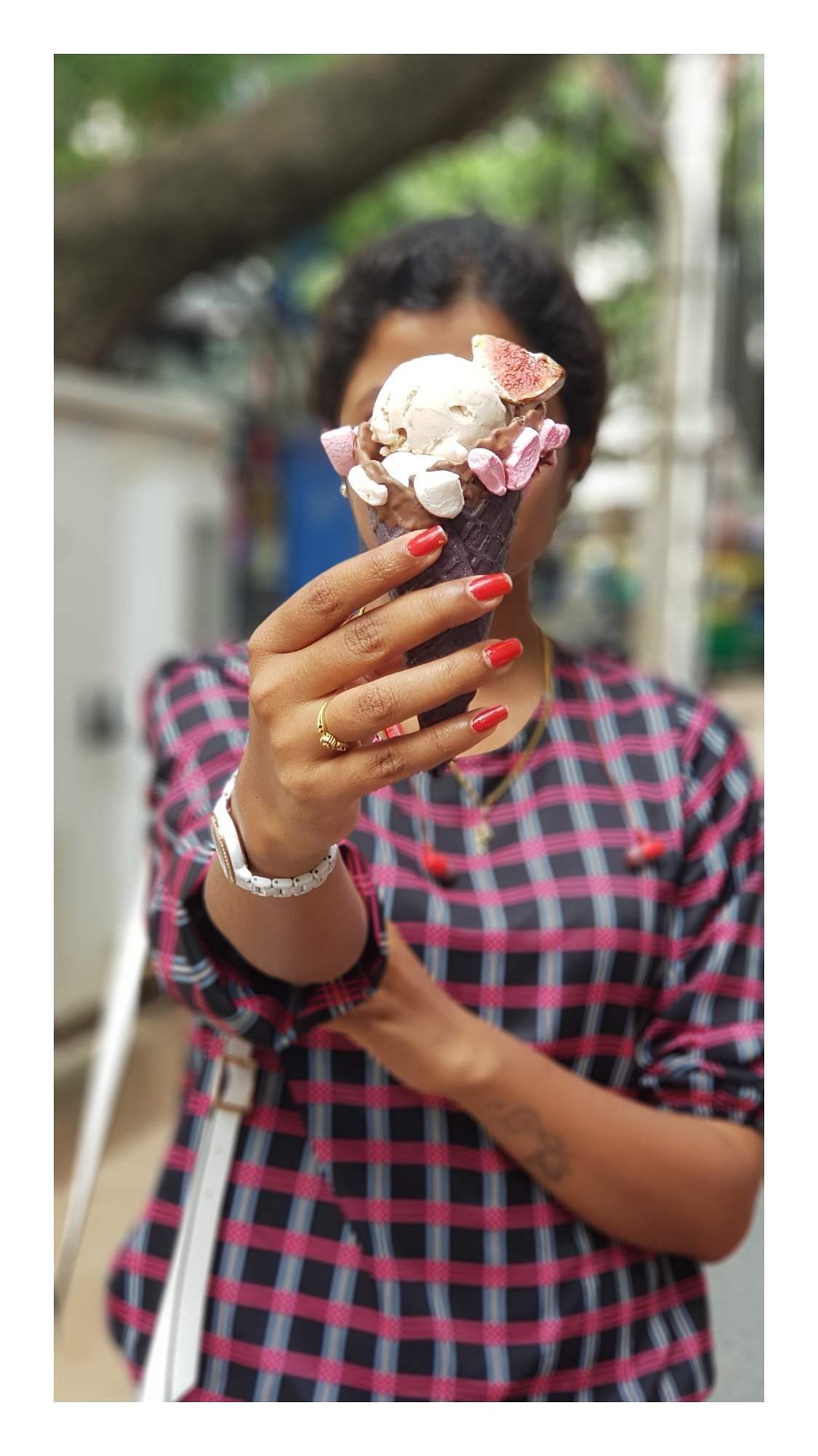 Ice cream,Hand,Design,Finger,Pattern,Frozen dessert,Plaid,Photography,Dairy,Tartan