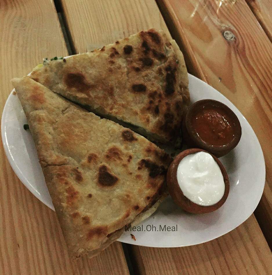 Dish,Food,Cuisine,Naan,Ingredient,Bazlama,Gözleme,Roti,Kulcha,Chapati