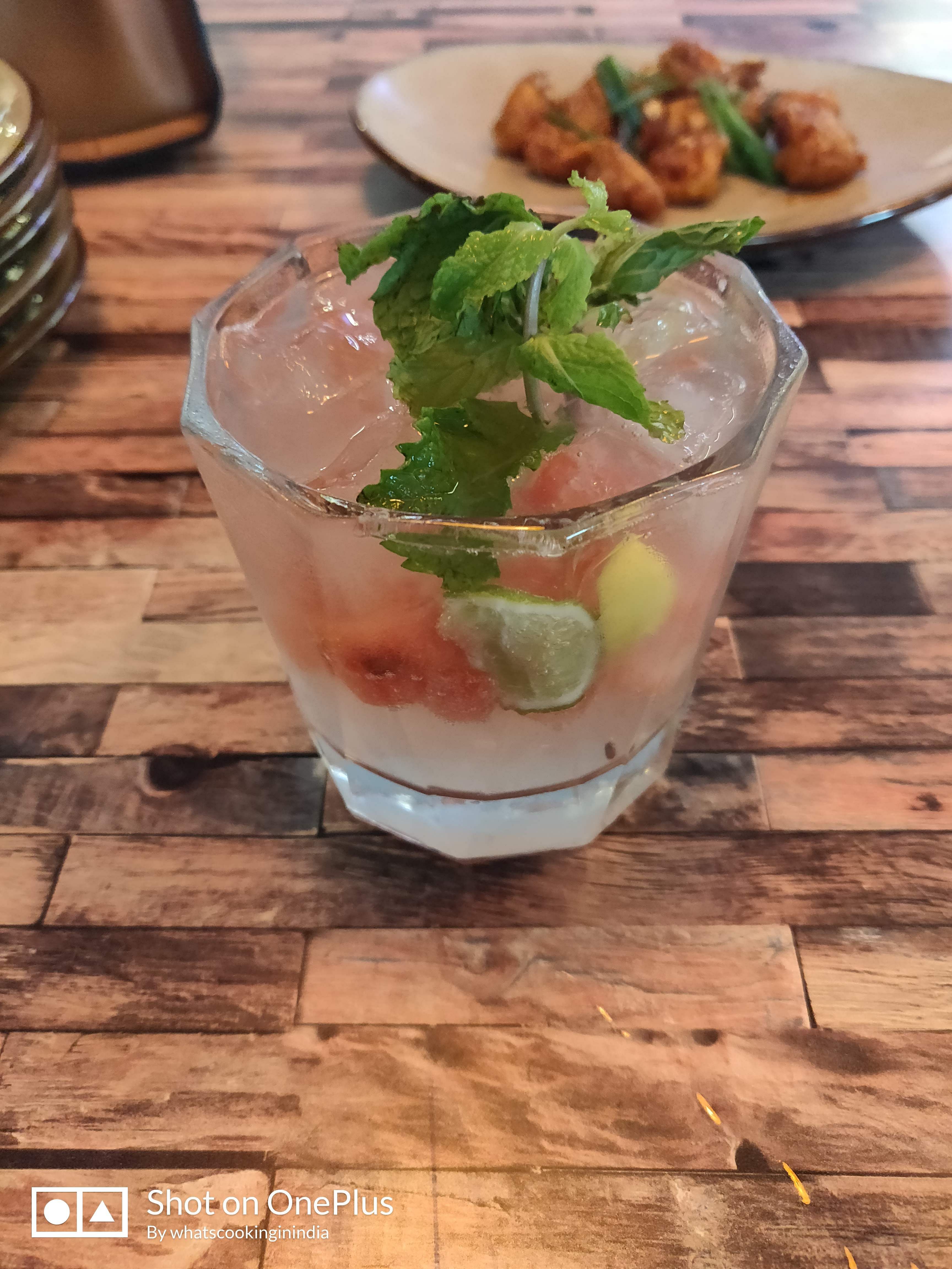 Food,Drink,Mojito,Ingredient,Alcoholic beverage,Cuisine,Cocktail,Caipiroska,Dish,Mint julep