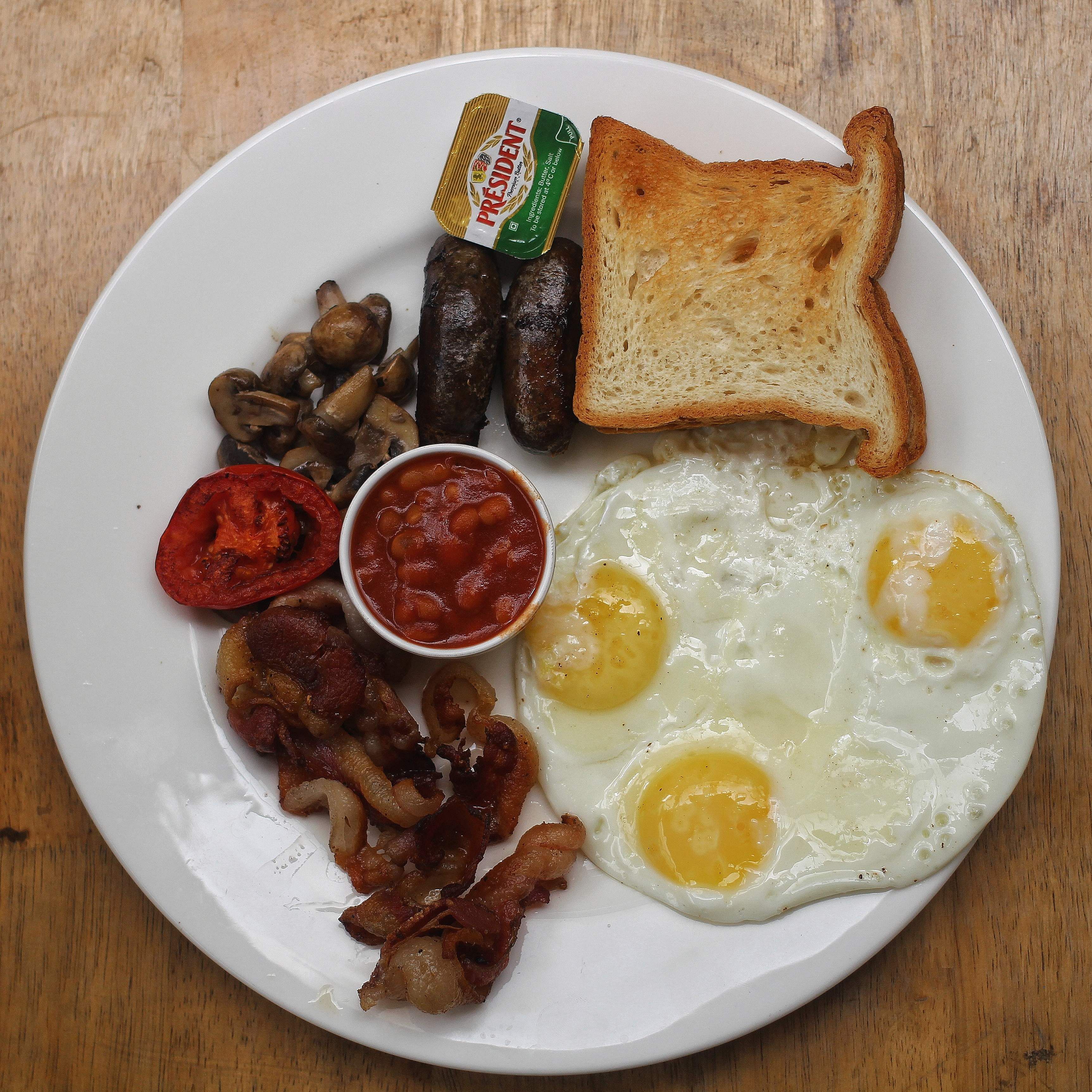 Dish,Food,Cuisine,Meal,Breakfast,Full breakfast,Fried egg,Ingredient,Brunch,Produce