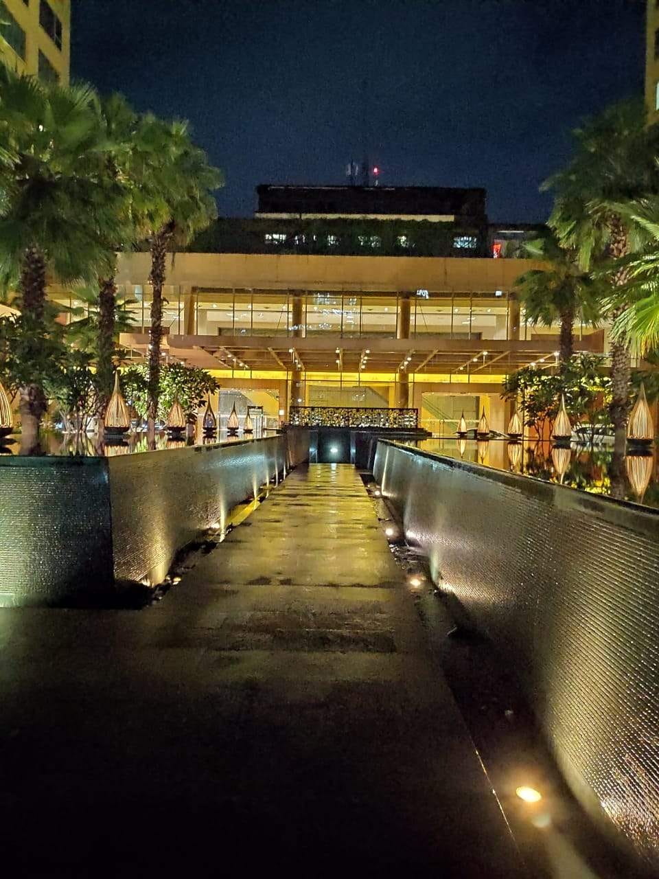 Through The Alps, Hyatt Regency LBB