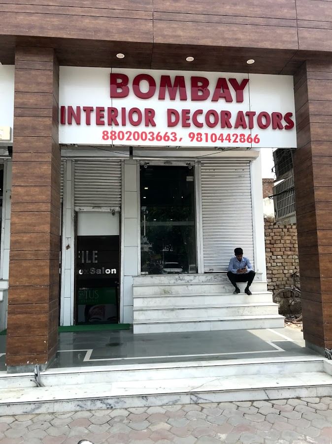 Building,Facade,Architecture,Door,Restaurant