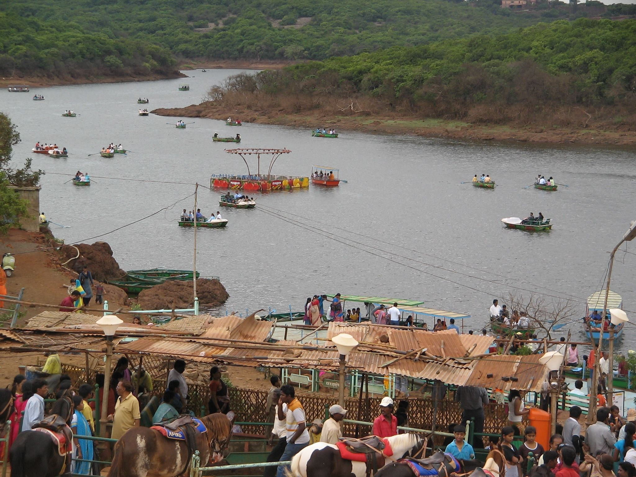 Tourism,Water,Crowd,Hill station,Bay,River,Coast,Village,Travel