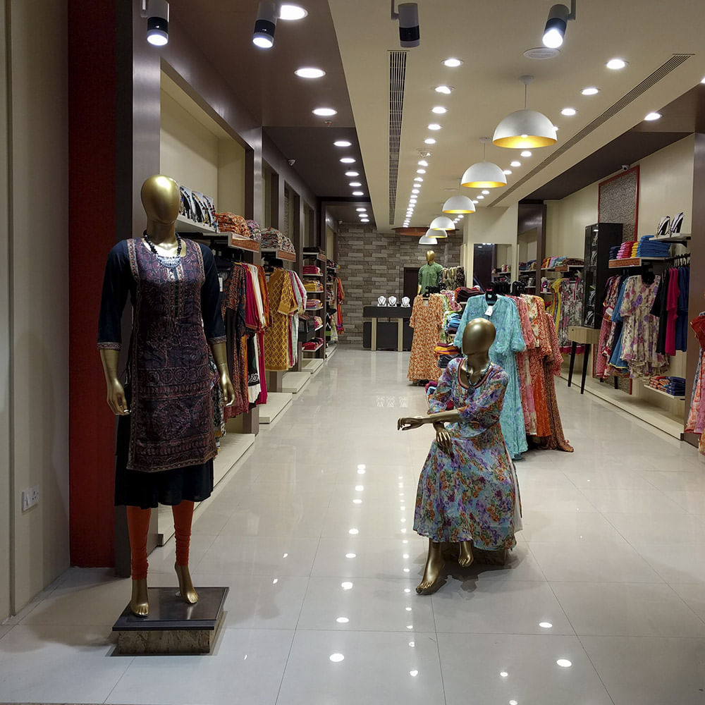 Boutique,Outlet store,Shopping,Fashion,Shopping mall,Building,Retail,Fun,Textile,Dress