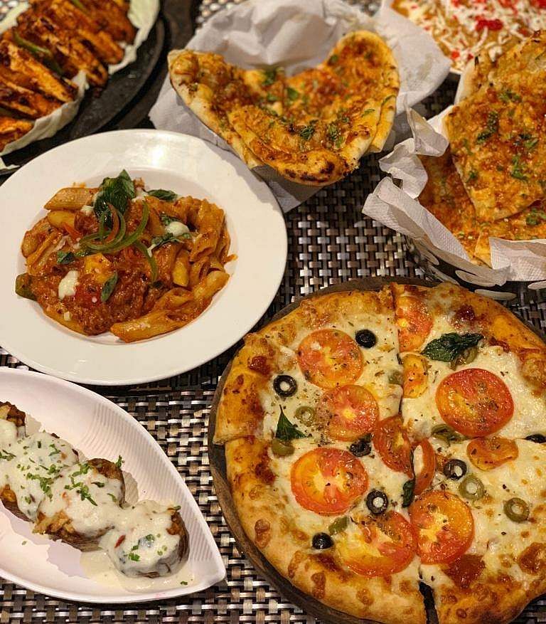 Dish,Food,Cuisine,Ingredient,Meal,California-style pizza,Flatbread,Junk food,Produce,Recipe