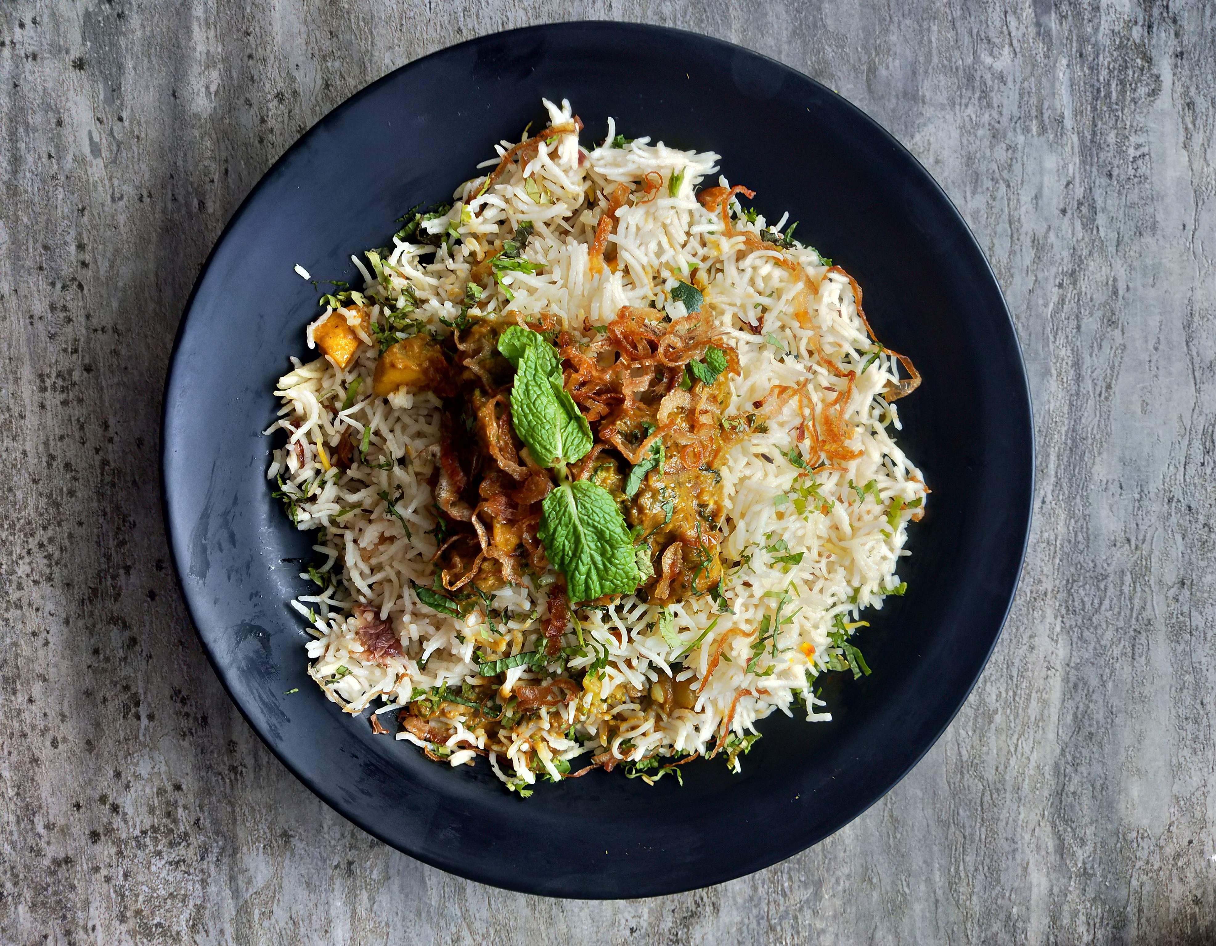 Dish,Cuisine,Food,Ingredient,Hyderabadi biriyani,Biryani,Produce,Recipe,Basmati,Pilaf