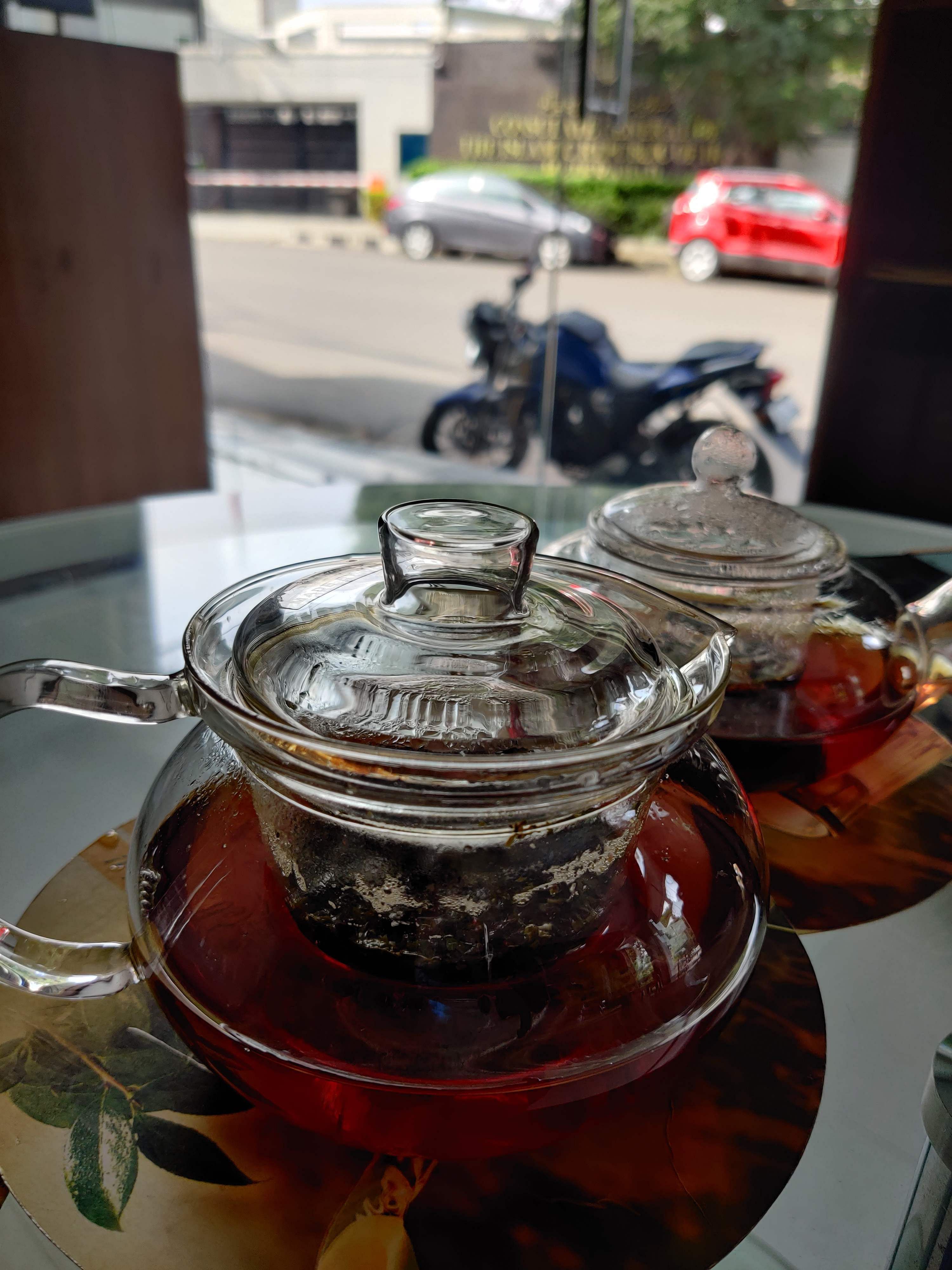 Drink,Brunch,Tea,Serveware,Food,Chinese herb tea,Table,Teapot,Tableware