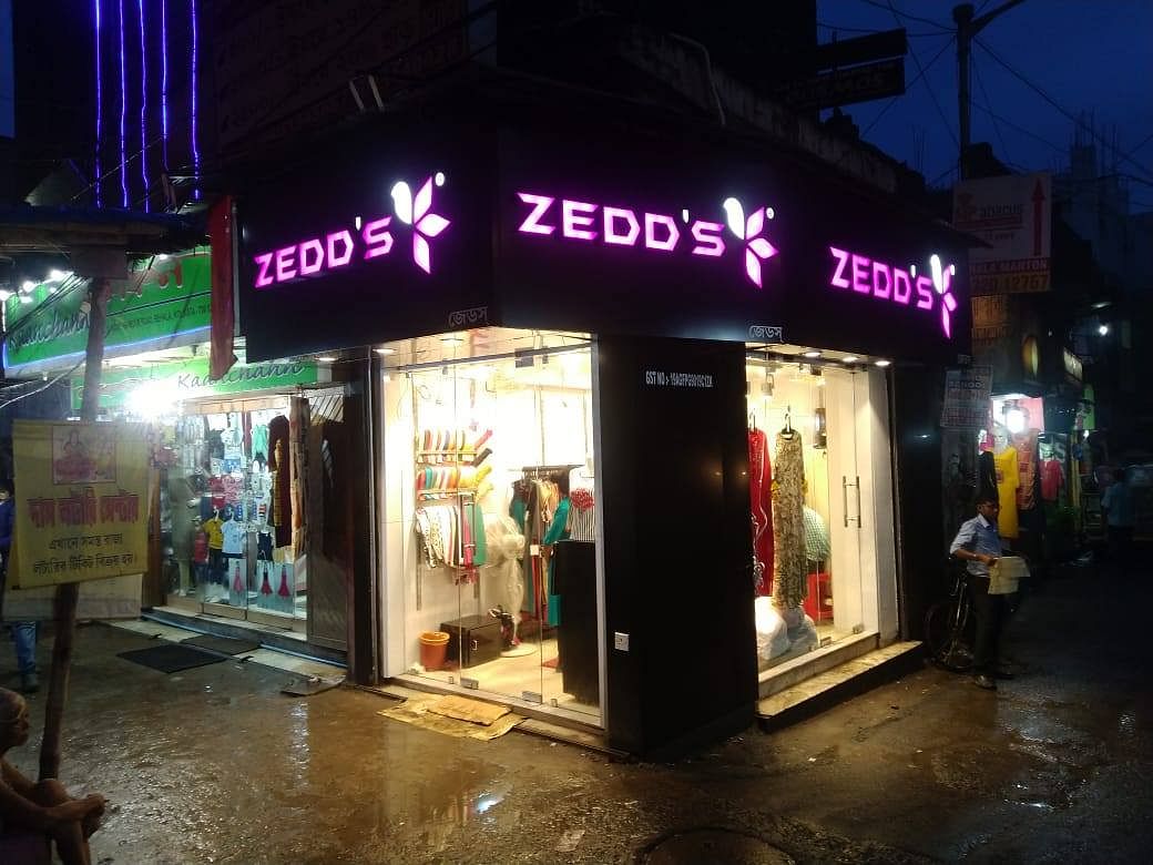 Building,Night,Electronic signage,Signage