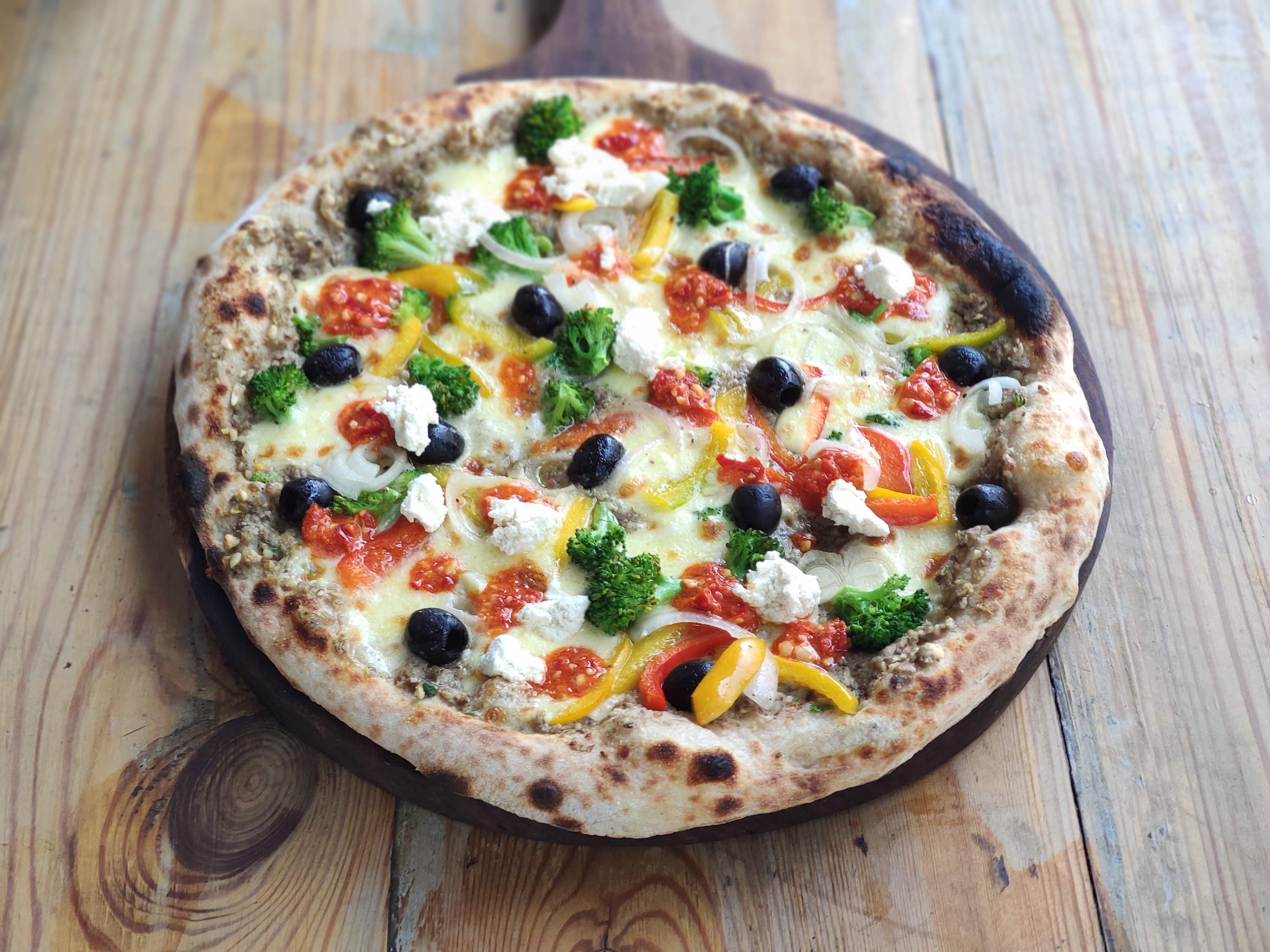 Dish,Food,Cuisine,Pizza,Ingredient,Pizza cheese,Flatbread,Produce,California-style pizza,Recipe