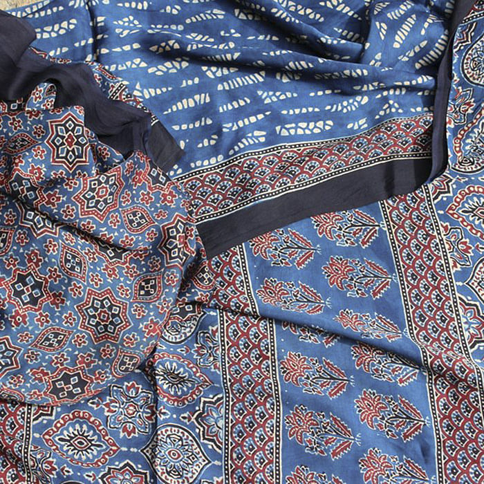 Pattern,Clothing,Motif,Blue,Visual arts,Paisley,Design,Paisley,Textile,Pattern