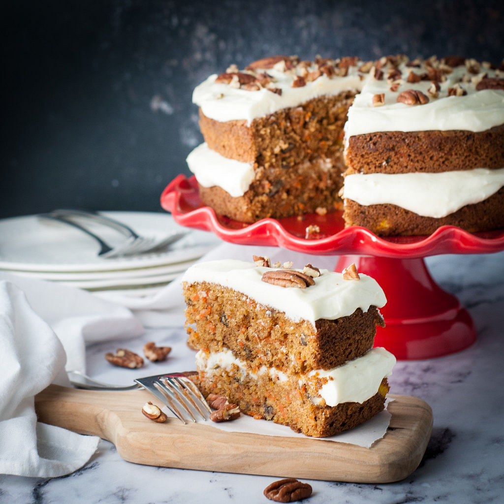 Dish,Food,Cuisine,Dessert,Snack cake,Ingredient,Carrot cake,Cake,Baked goods,Parkin