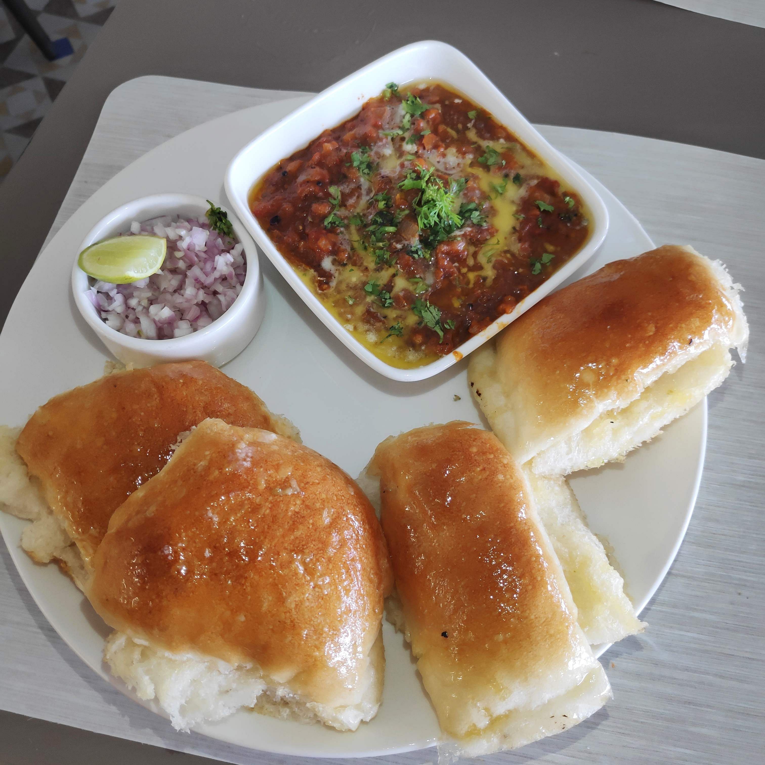 Dish,Food,Cuisine,Ingredient,Produce,Staple food,Plate lunch,Baked goods,Dessert,Lunch