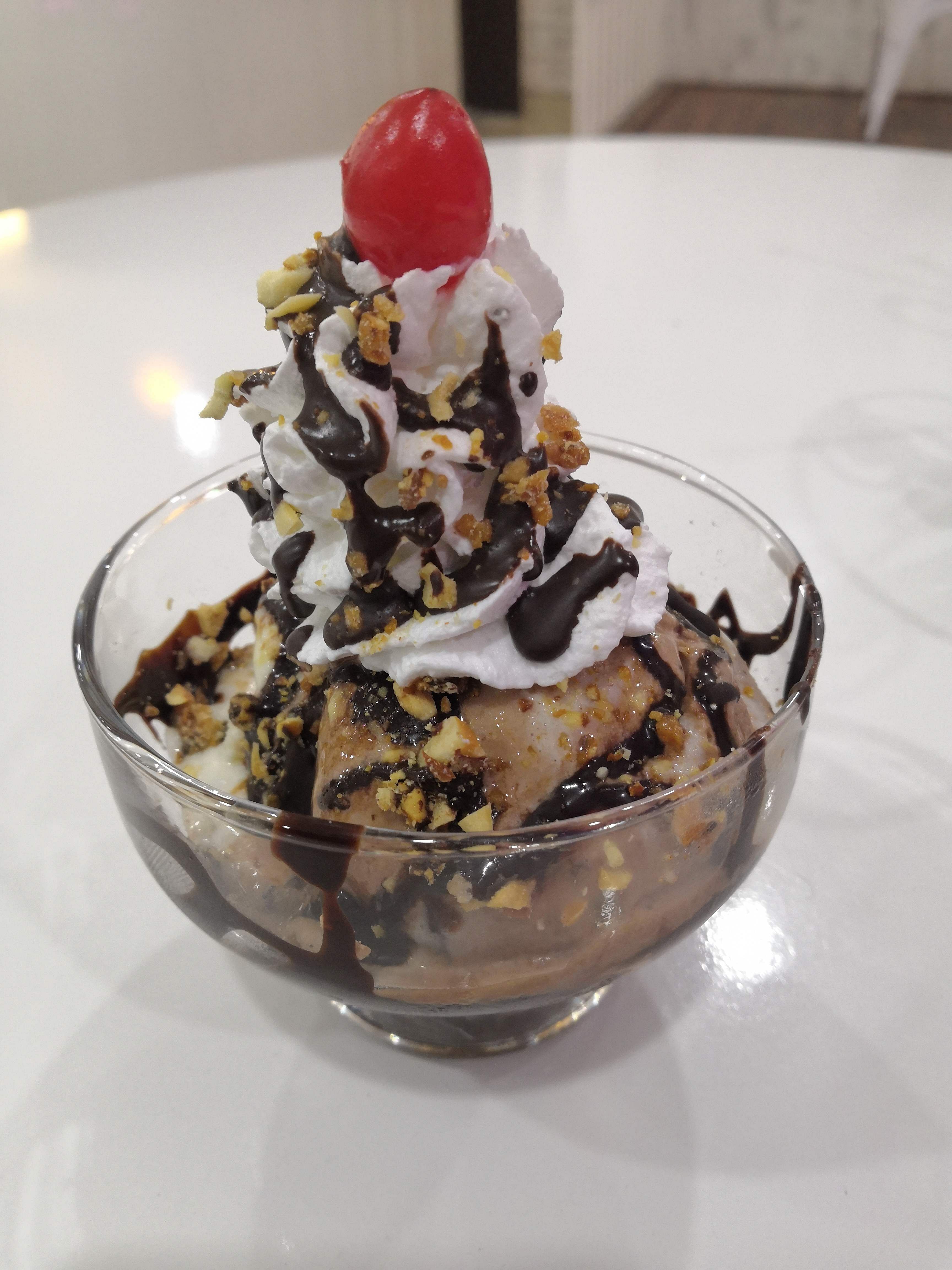 Food,Cuisine,Sundae,Ice cream,Frozen dessert,Dessert,Dish,Ingredient,Frozen yogurt,Whipped cream