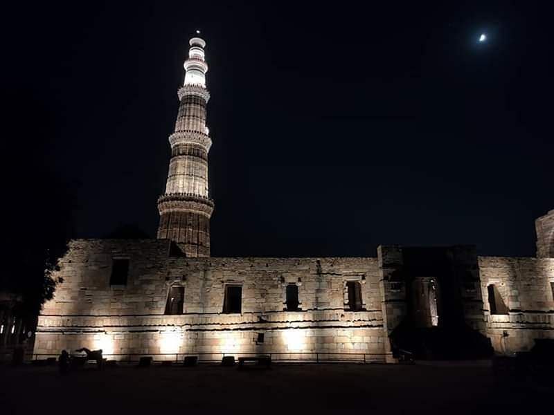 Landmark,Night,Sky,Light,Architecture,Building,Historic site,Monument,Place of worship,Tourist attraction