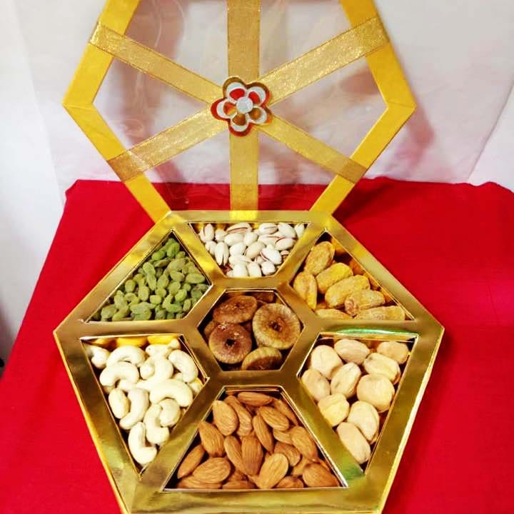 Food,Cuisine,Snack,Finger food,Dish,Sweetness,Hamper,Bredele,Present