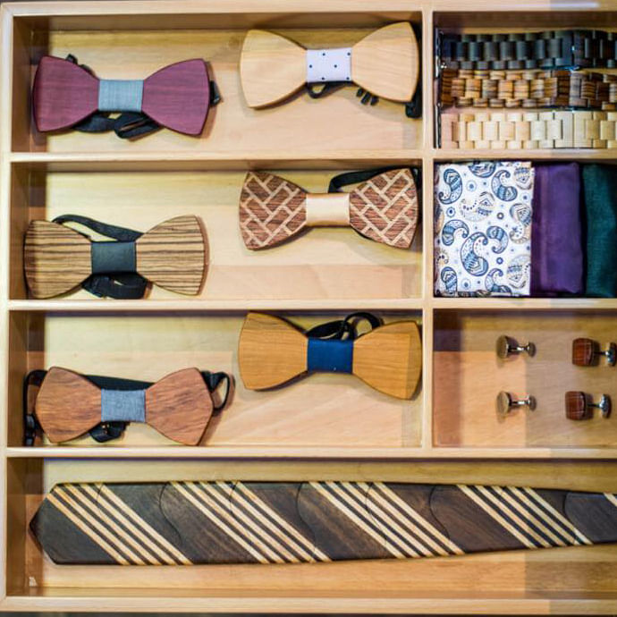 Eyewear,Tie,Bow tie,Glasses,Sunglasses,Wood,Fashion accessory,Furniture