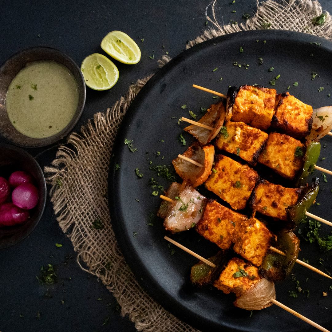 Dish,Food,Cuisine,Ingredient,Satay,Brochette,Fried food,Skewer,Chicken tikka,Produce