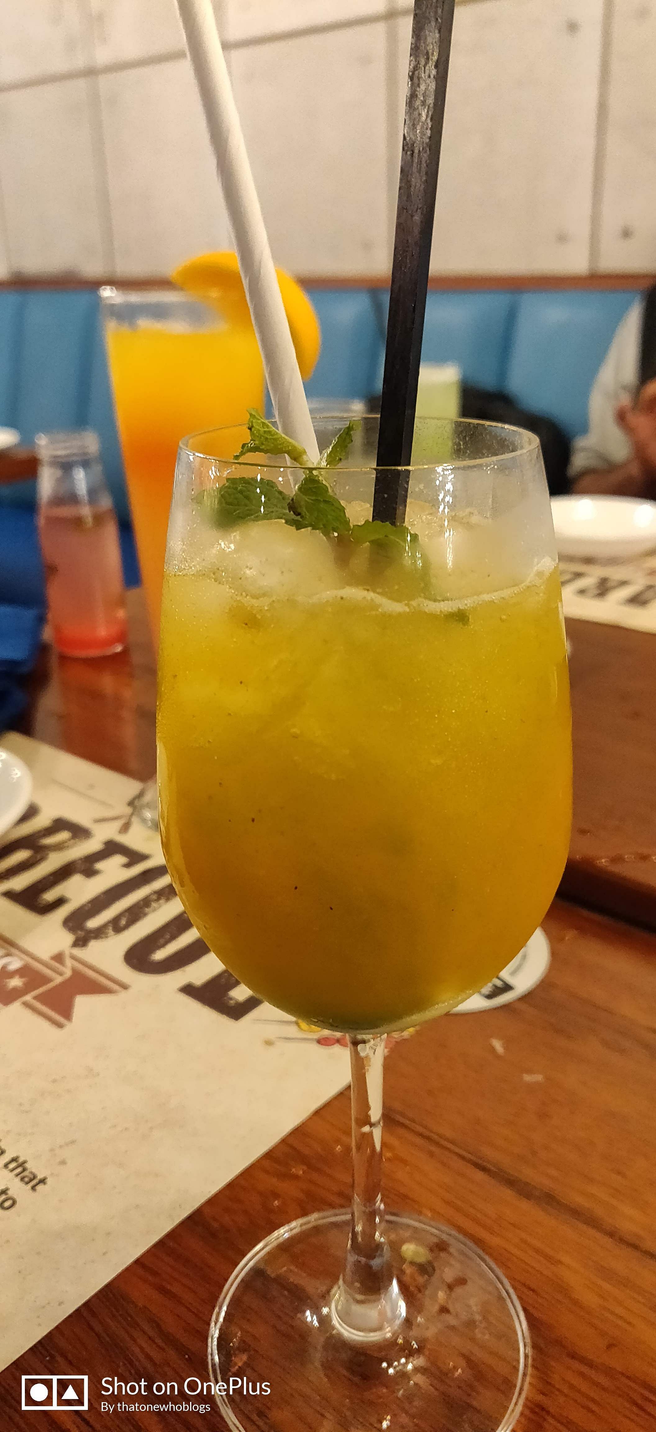 Drink,Juice,Alcoholic beverage,Cocktail,Non-alcoholic beverage,Rum swizzle,Distilled beverage,Mai tai,Food,Cocktail garnish