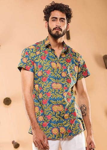 Clothing,Yellow,Cool,T-shirt,Turquoise,Neck,Sleeve,Fashion,Facial hair,Beard