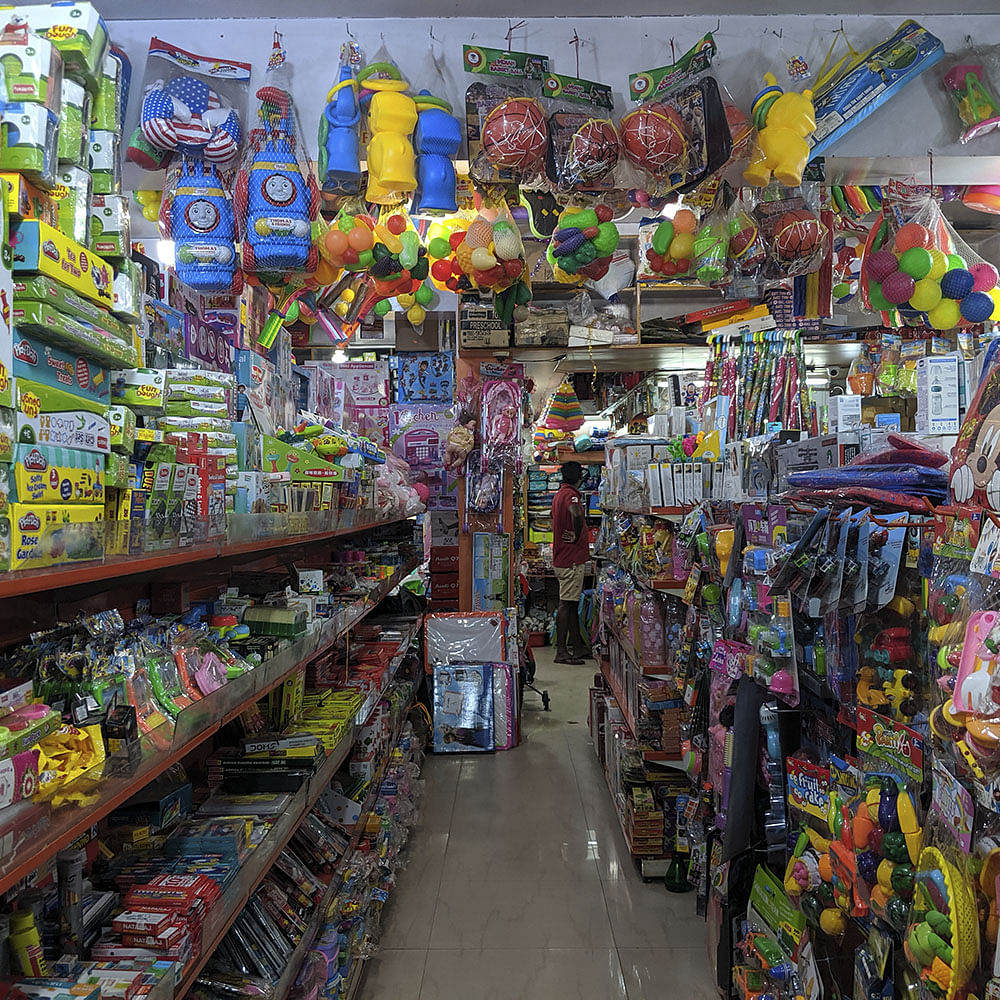 Supermarket,Convenience store,Grocery store,Retail,Marketplace,Selling,Bazaar,Market,Building,Aisle