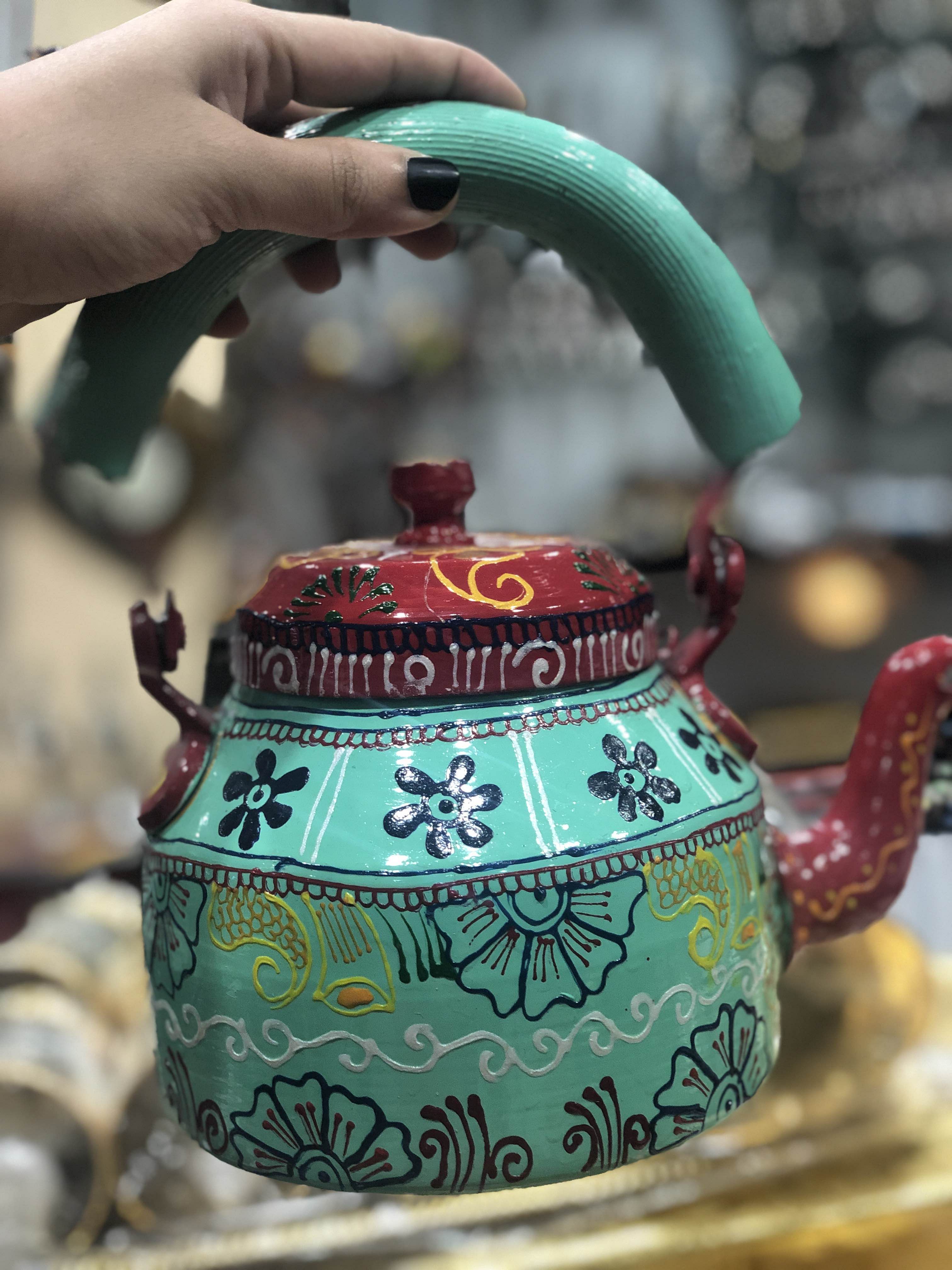 Teapot,Kettle,Lid,Porcelain,Tableware,Small appliance,Ceramic,Serveware,Stovetop kettle,Turquoise