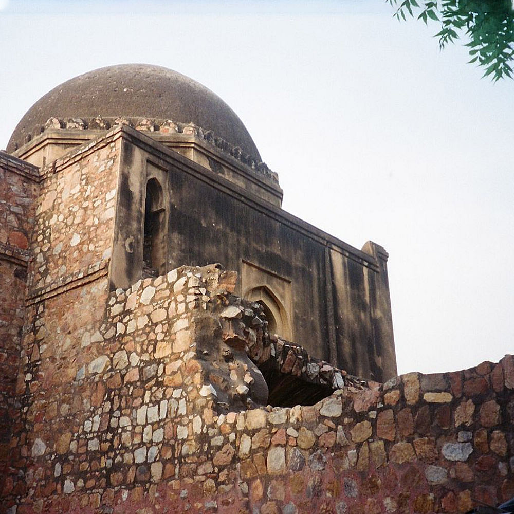 Wall,Architecture,Historic site,Building,Ancient history,History,Byzantine architecture,Fortification,Dome,Tourism