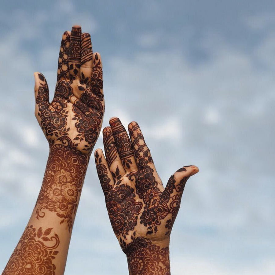 Sky,Mehndi,Hand,Pattern,Finger,Design,Tree,Branch,Henna,Plant