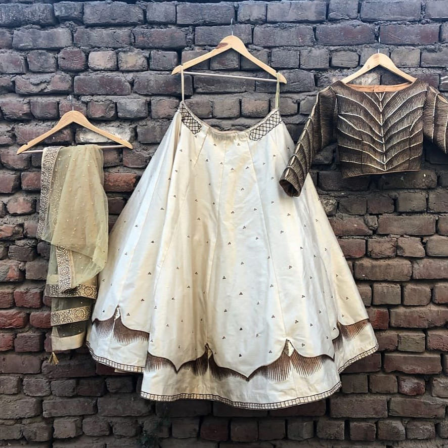Clothing,White,Dress,Product,Outerwear,Fashion,Lace,Clothes hanger,Beige,Textile