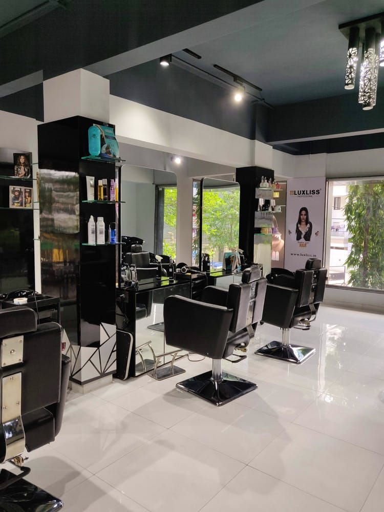 Interior design,Building,Furniture,Room,Ceiling,Salon,Office chair,Design,Beauty salon,Floor