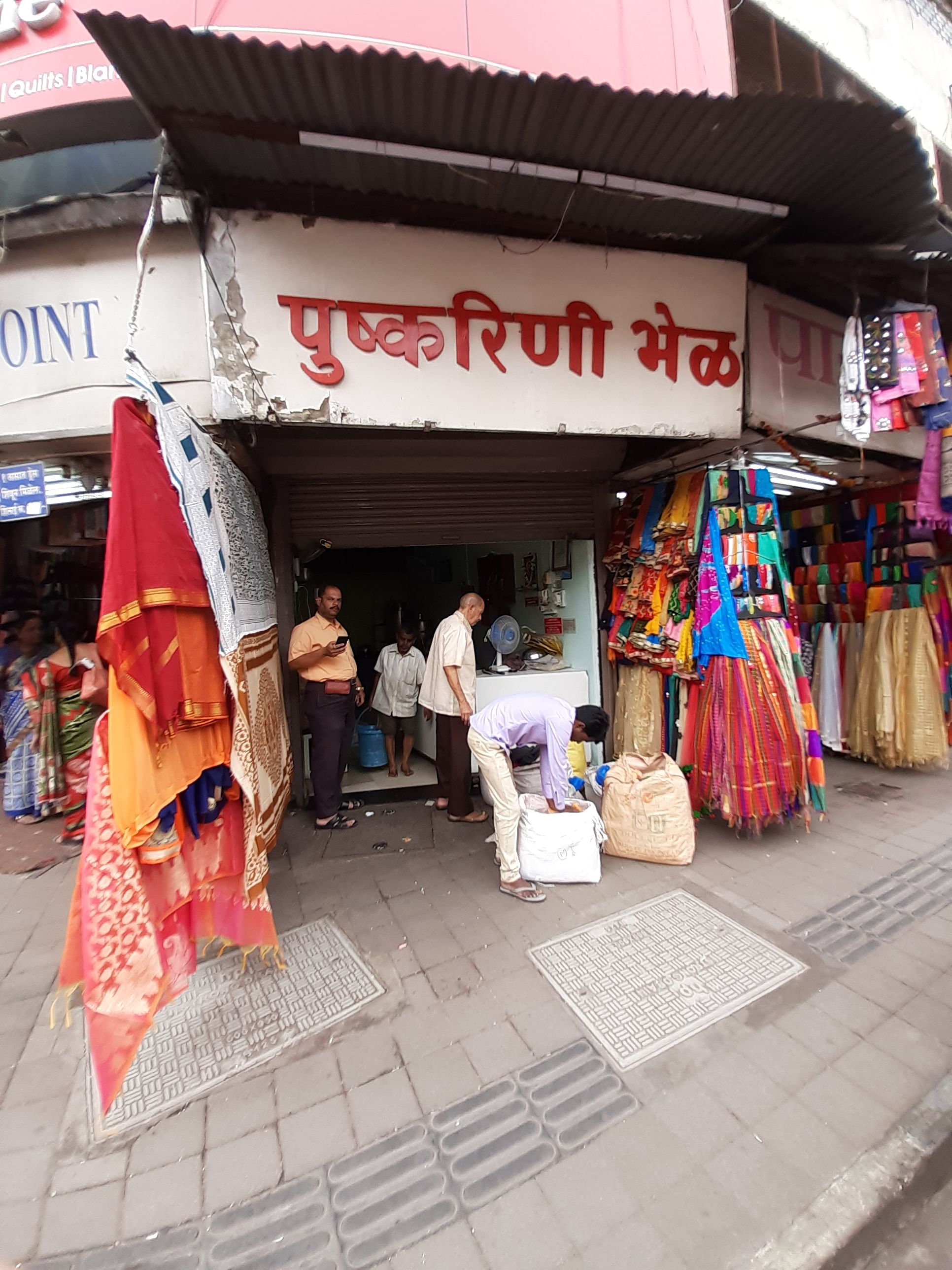 Town,Selling,Building,Shopping,Marketplace,Tourism,Bazaar,Textile,Architecture,Street