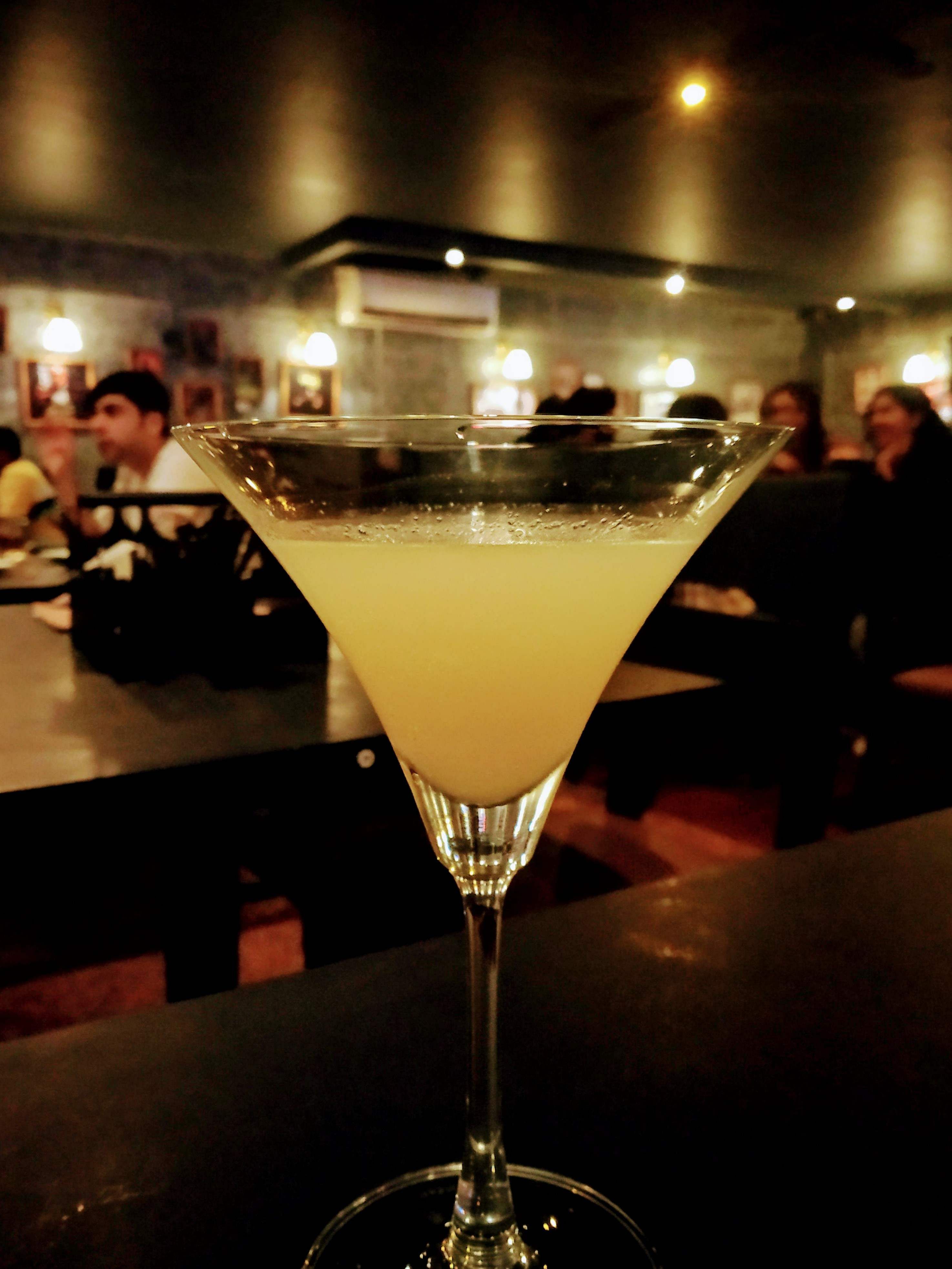 Drink,Classic cocktail,Martini glass,Alcoholic beverage,Cocktail,Daiquiri,Distilled beverage,Bacardi cocktail,Gimlet,Martini